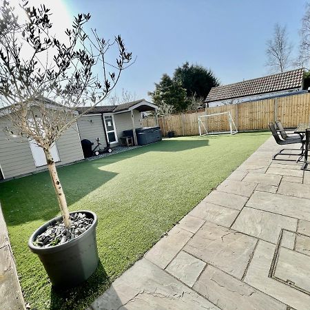 פרנדאון Four Corners Holiday Home Hot Tub & Sauna מראה חיצוני תמונה