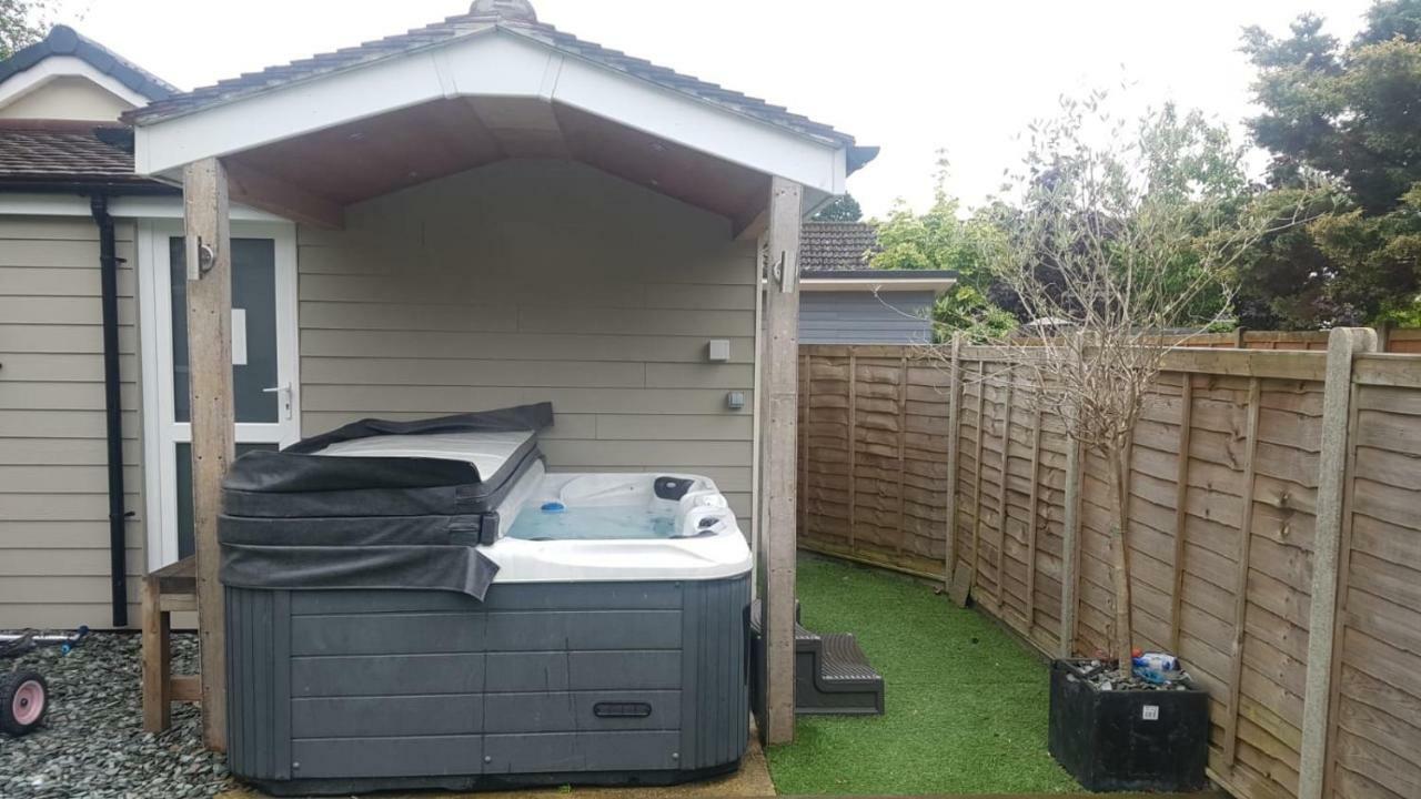 פרנדאון Four Corners Holiday Home Hot Tub & Sauna מראה חיצוני תמונה