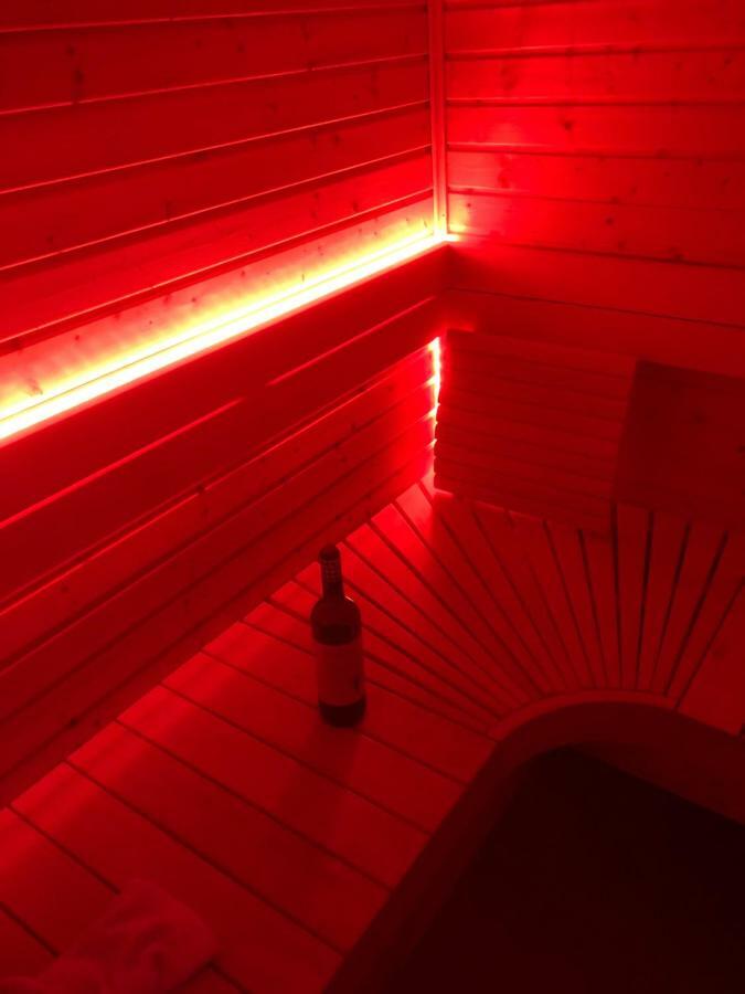 פרנדאון Four Corners Holiday Home Hot Tub & Sauna מראה חיצוני תמונה